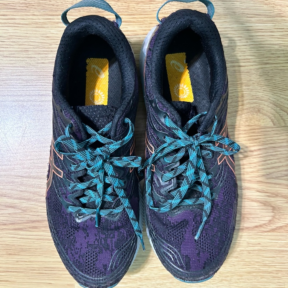 Women's Black and Teal Athletic Shoes